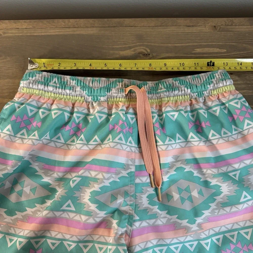 Chubbies Men's Small The En Fuegos Aztec‎ Print 5.5